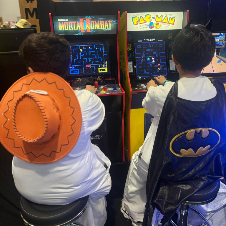 Classic arcade Machine rental Dubai | Ademmevents